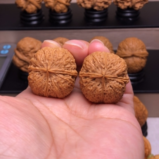 文玩核桃把件密石四楞33