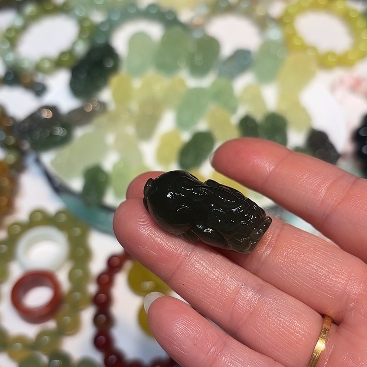 千***雪蛇纹石玉未镶嵌手串