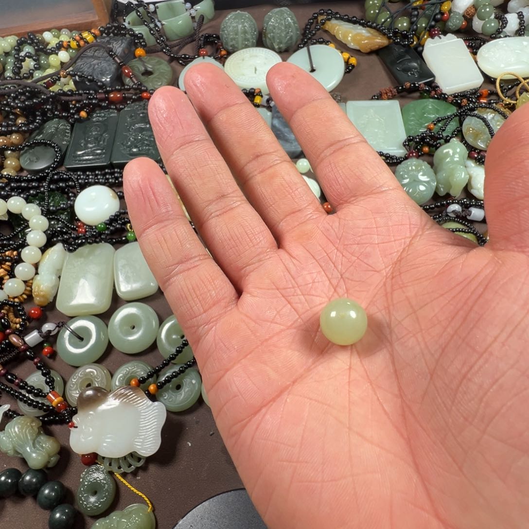 和田玉（糖玉）颈饰未镶嵌