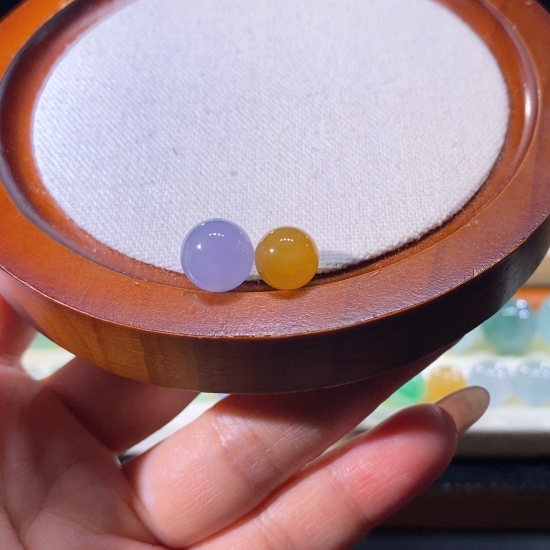 翡翠未镶嵌颈饰翡翠浓色圆珠