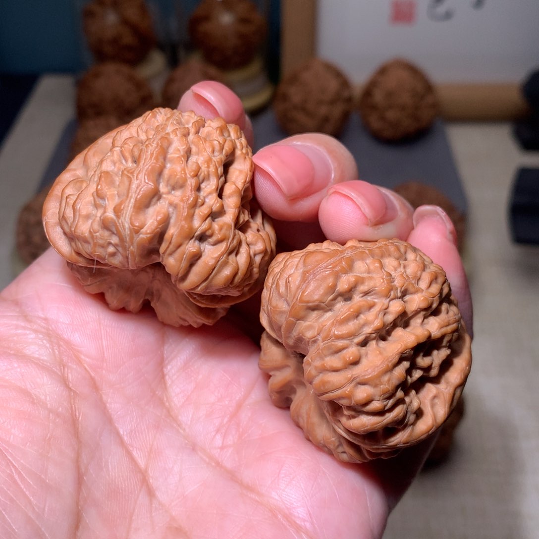 文玩核桃把件平谷凹底