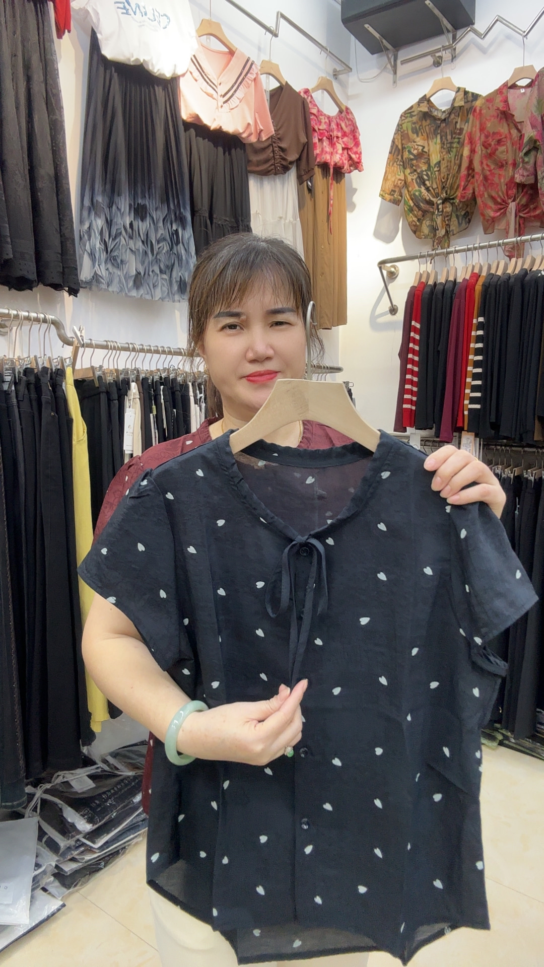 新款轻奢衬衫T恤夏季短袖百搭宽松圆领9973