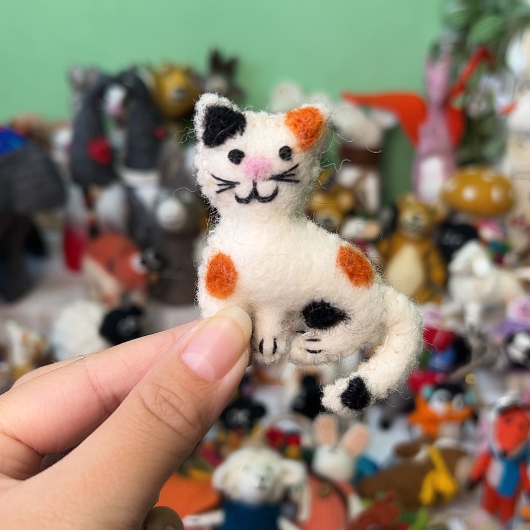 尼泊尔羊毛毡胸针