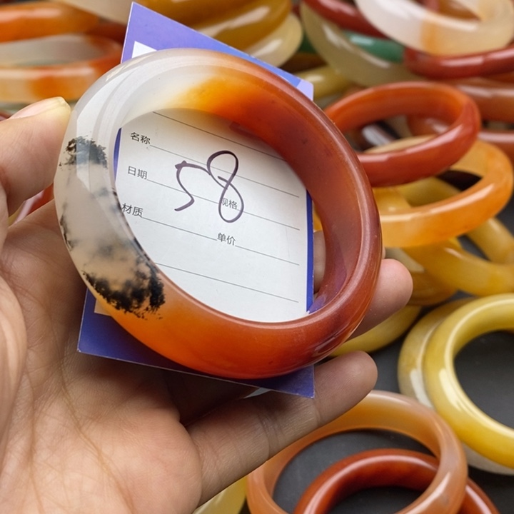 未镶嵌手镯石英质玉