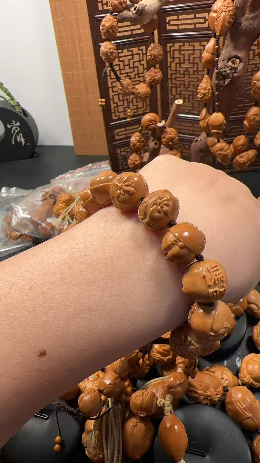 偏财财神头橄榄核雕手串
