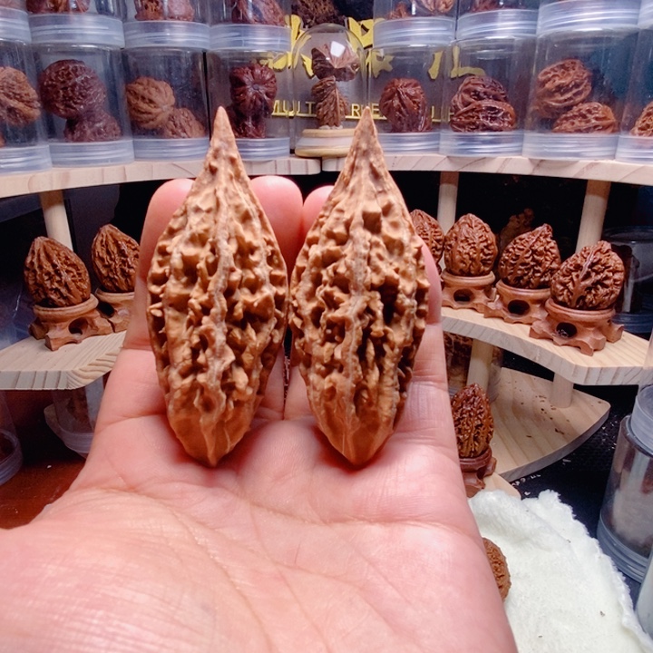 源***此文玩核桃把件龙纹柳叶