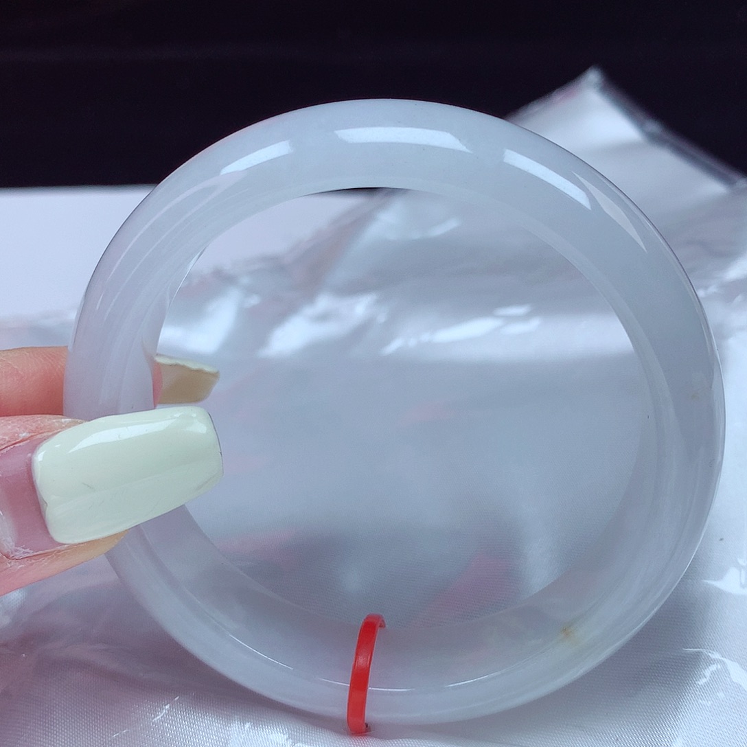 翡翠手镯未镶嵌54圈
