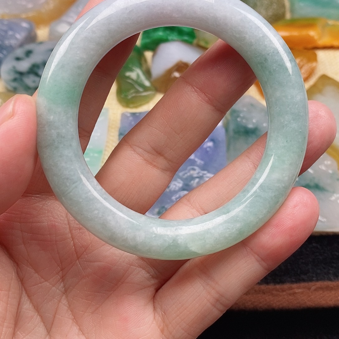 翡翠手镯未镶嵌天然翡翠圆条