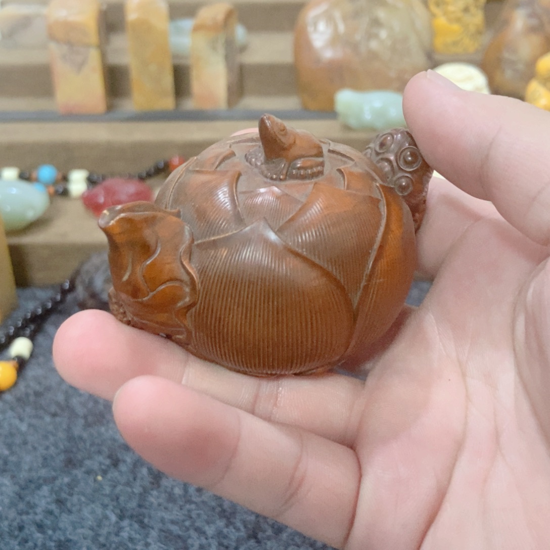 白玉菩提吊坠收藏