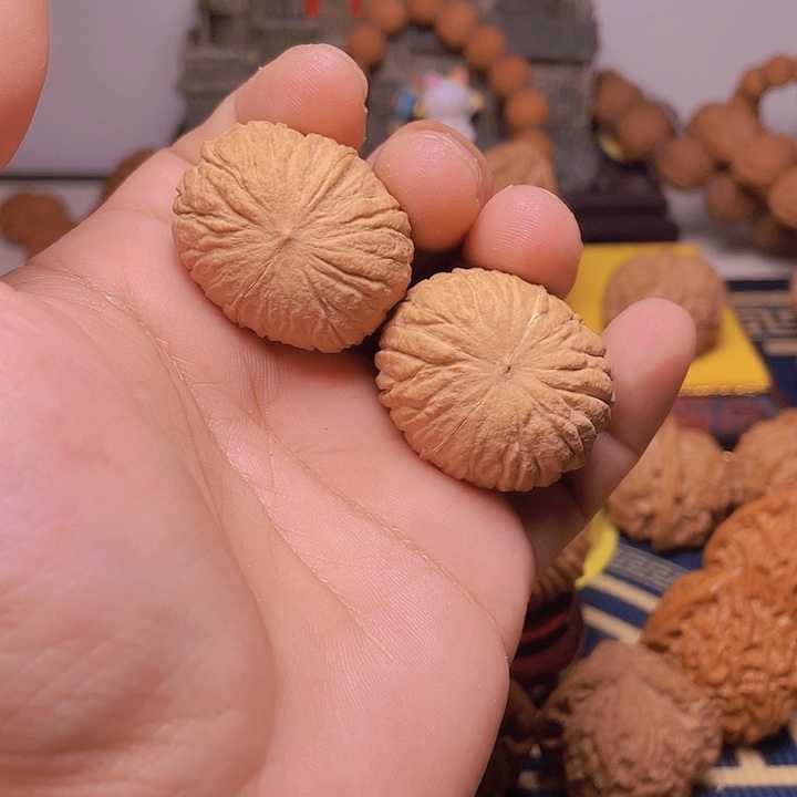 文玩核桃吊坠35猴头元宝