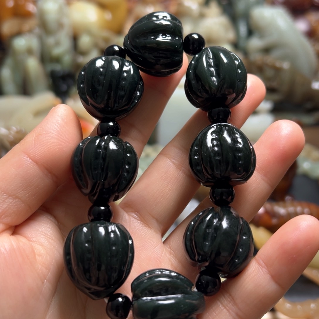 和田玉颈饰未镶嵌