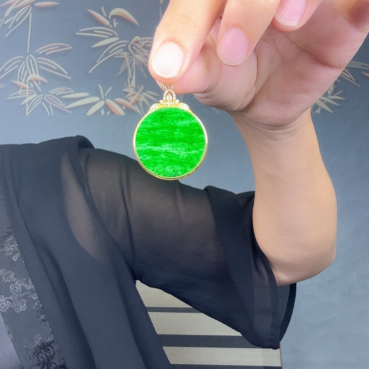 用***6翡翠18K金镶嵌吊坠(不含链)
