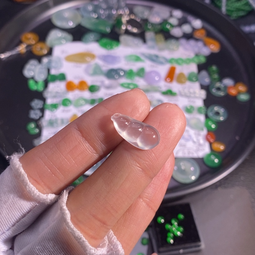 【闪购商品】翡翠挂件未镶嵌豆子