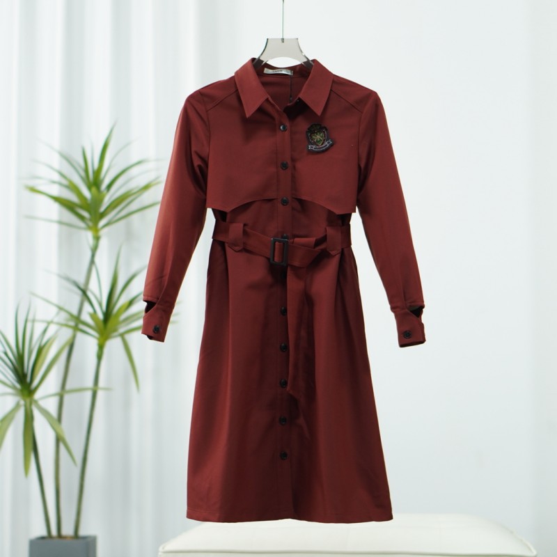 【诗M】E211-5   女装学院风胸章连衣裙红色1381186