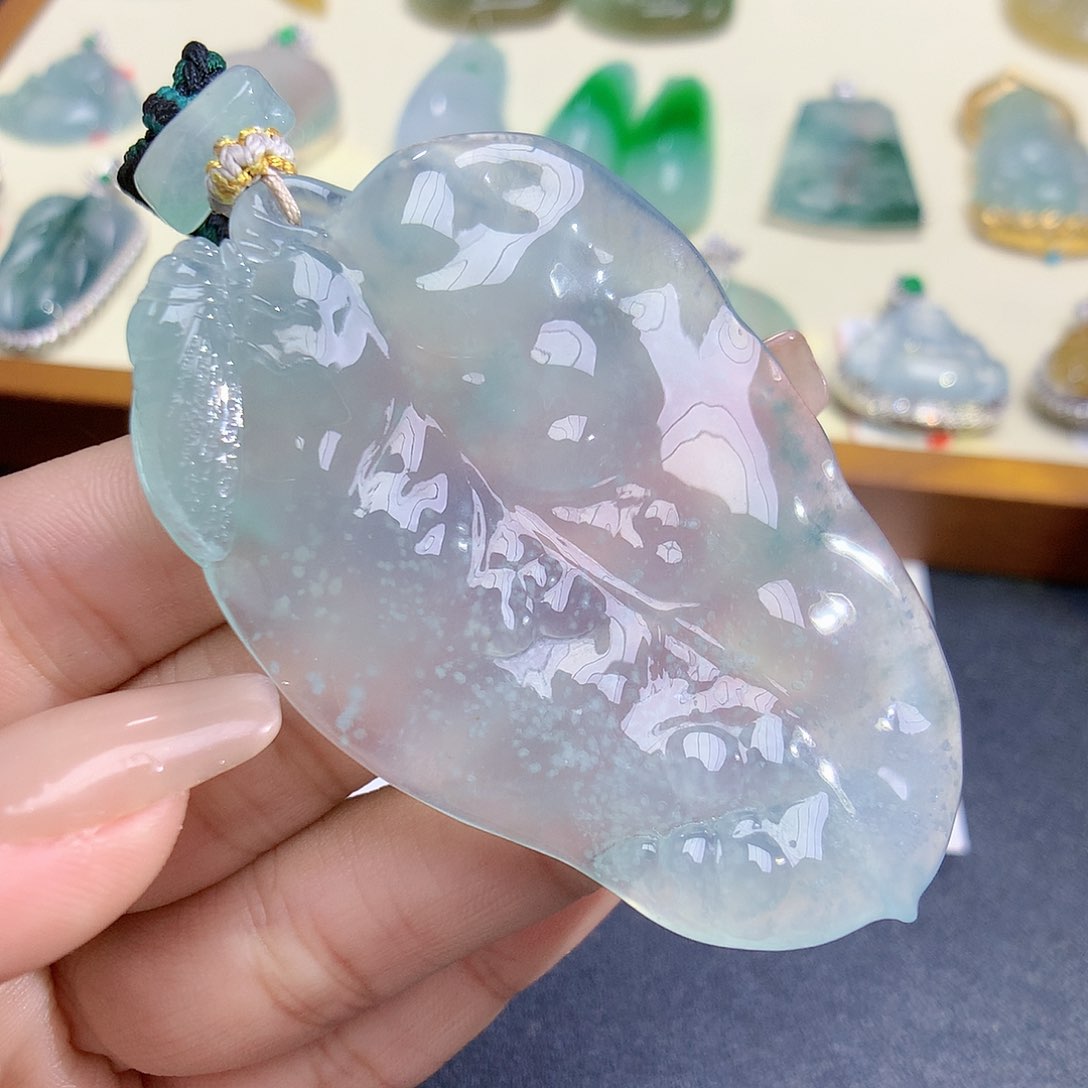 翡翠颈饰未镶嵌菩提叶