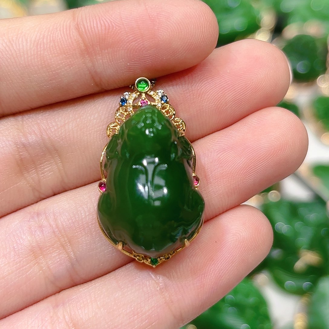 和田玉（碧玉）颈饰18K金镶嵌