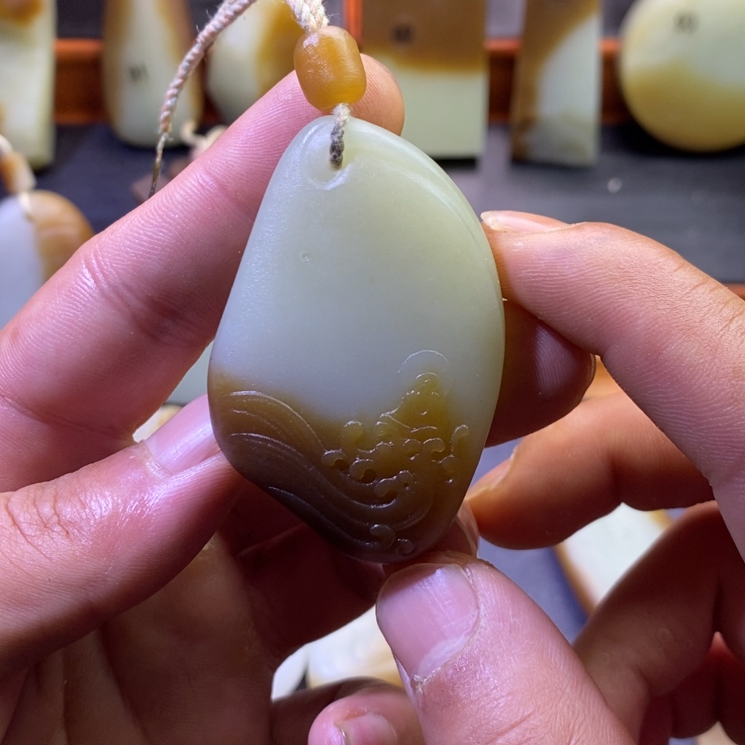 和田玉（糖玉）未镶嵌挂件