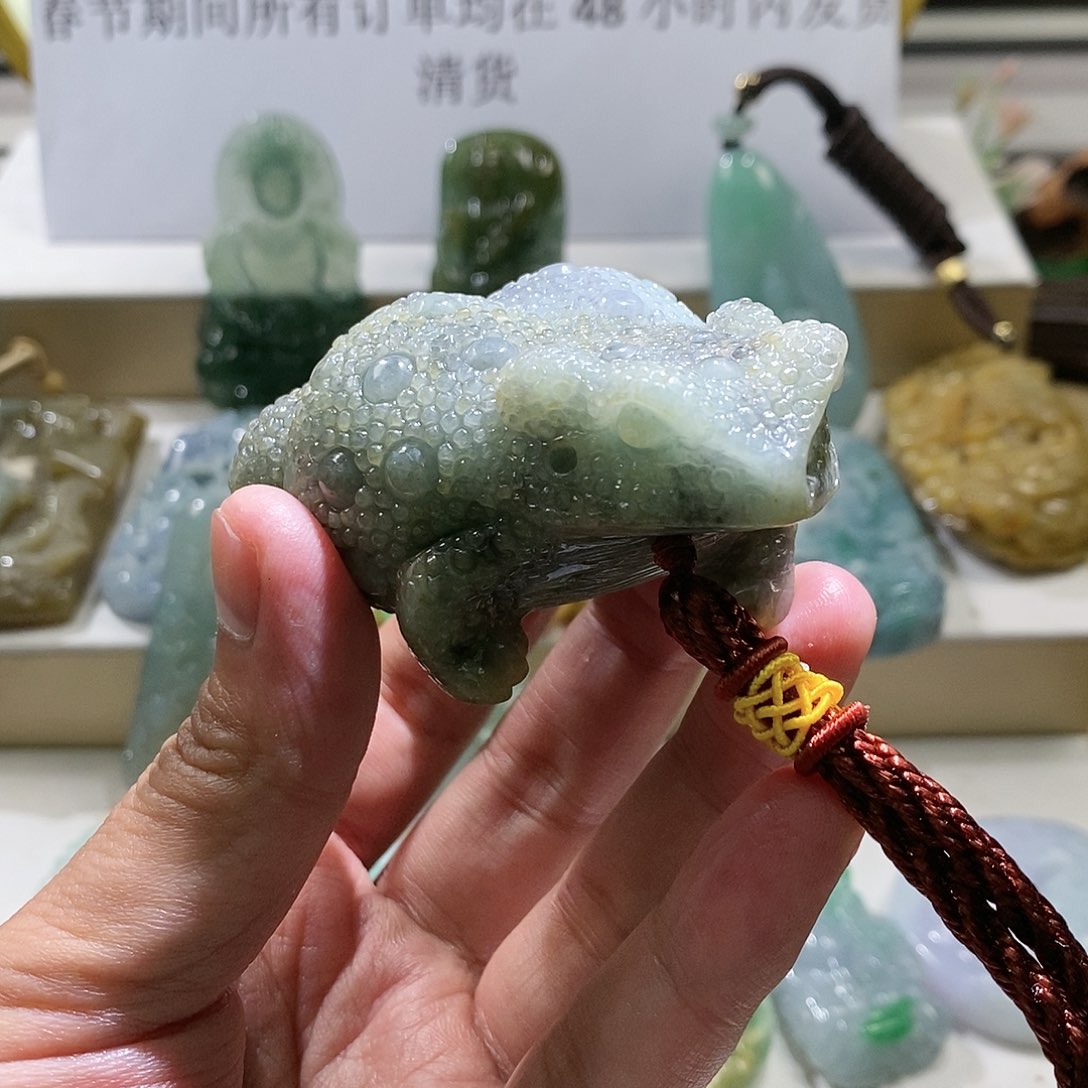 【闪购商品】翡翠颈饰未镶嵌手把