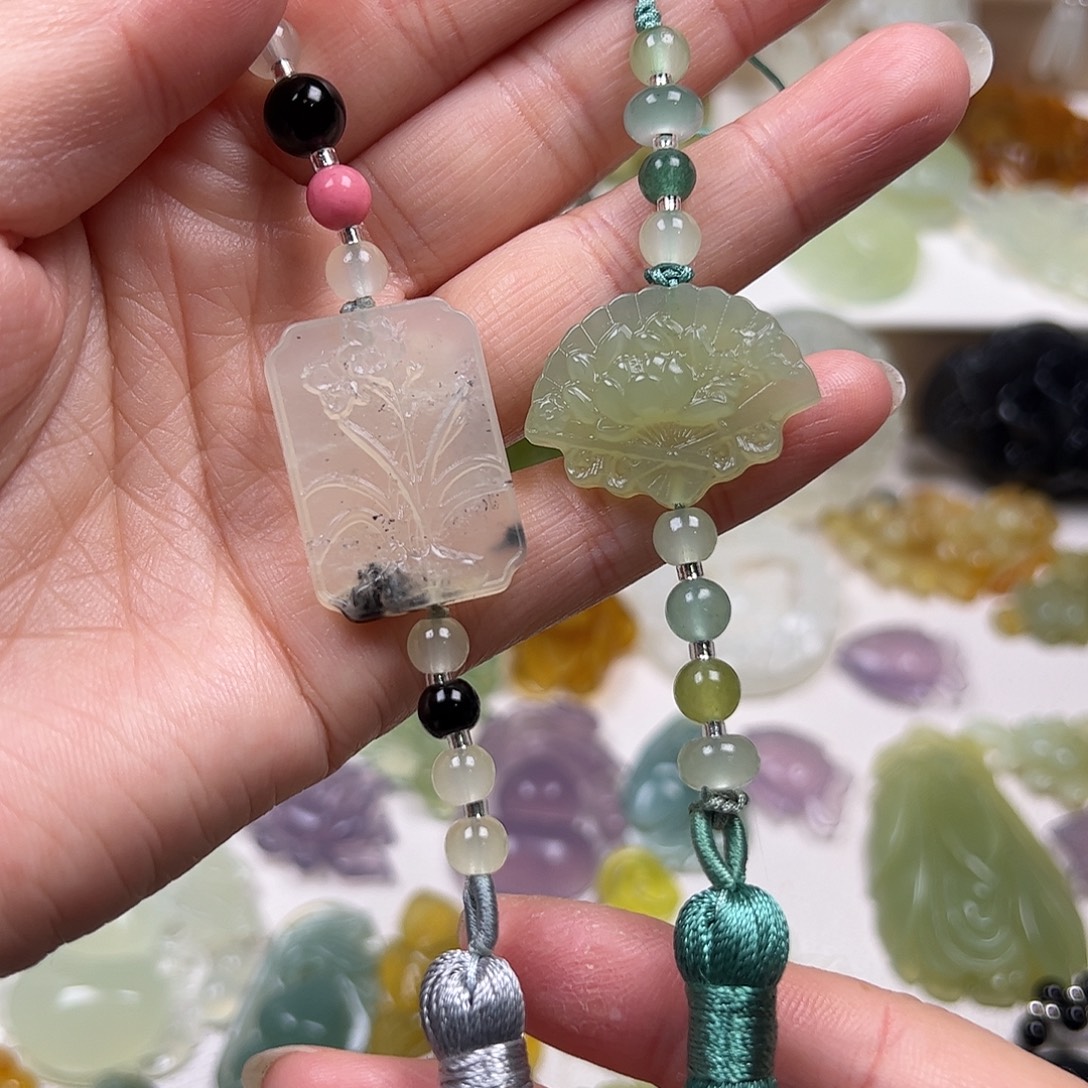 蛇纹石玉未镶嵌颈饰