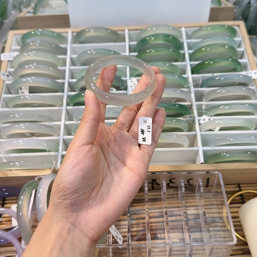 玛瑙/玉髓未镶嵌手镯圈口55.1