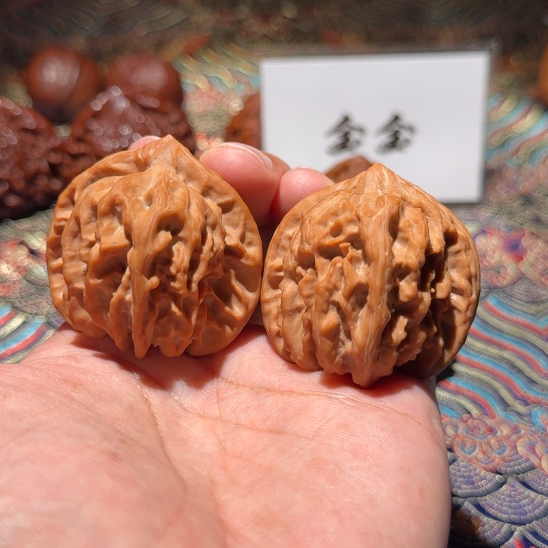 把件核桃358曹大龙，尺寸43 43 41