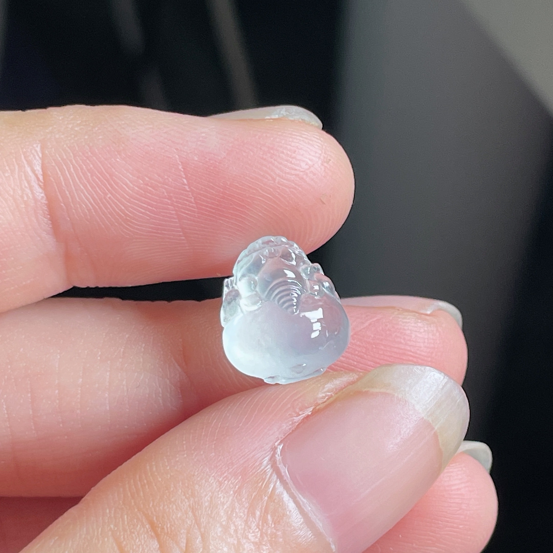 天然缅甸翡翠A货冰种金蟾，尺寸11.1*9.6*4.5