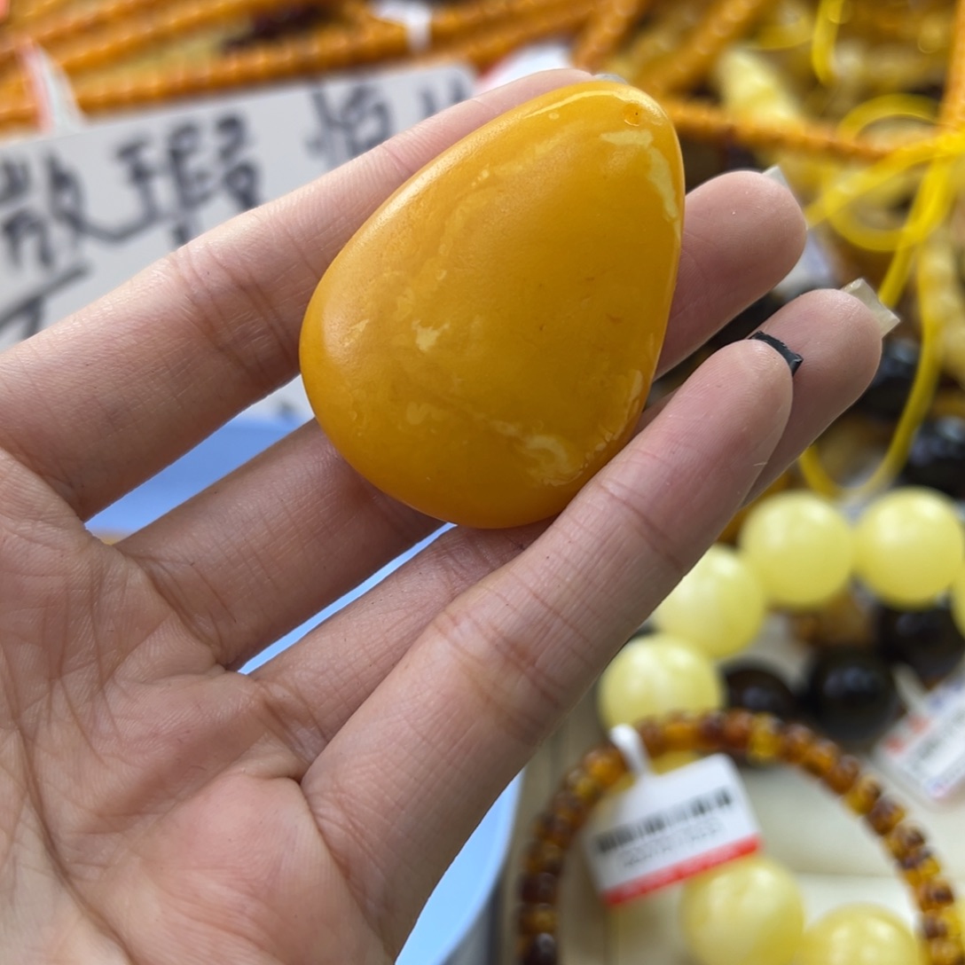 琥珀珠宝奇石未镶嵌