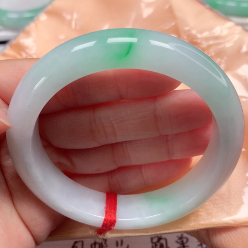 【闪购商品】翡翠手镯未镶嵌冰胶白底青手镯5556圈8号