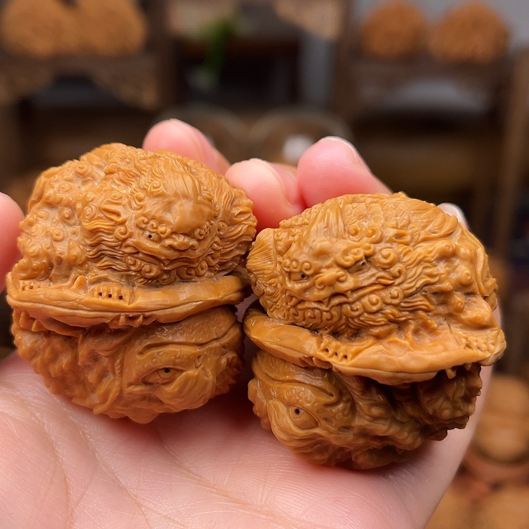 核桃把件貔貅金蟾