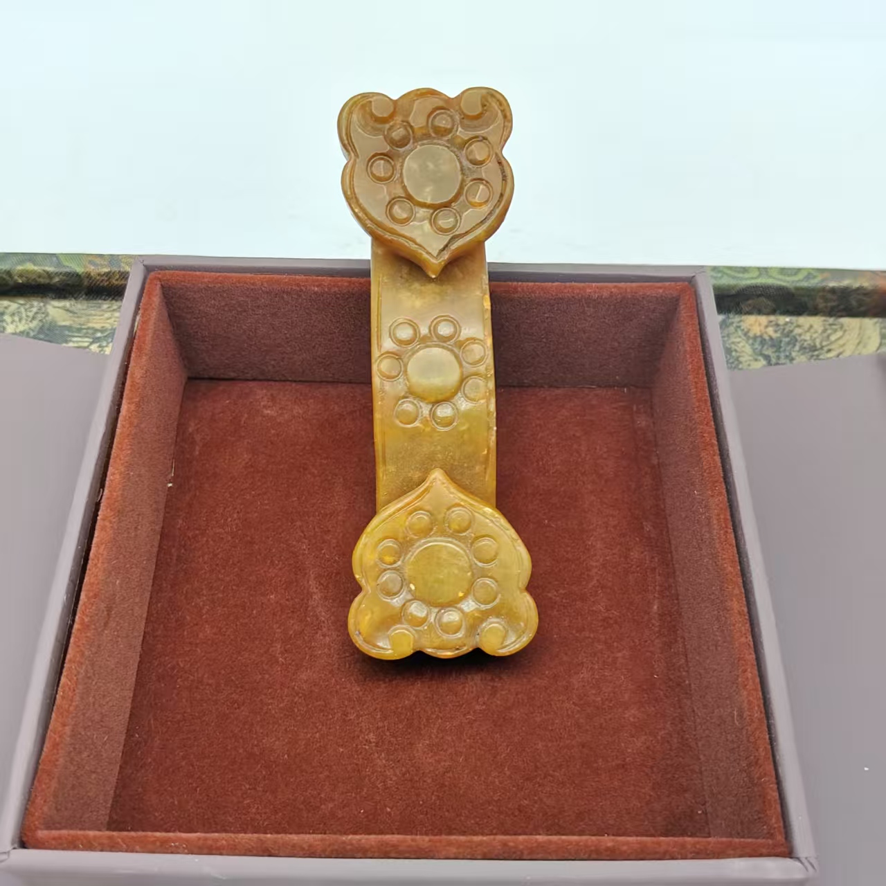 R068/KW沁色玉如意/摆件