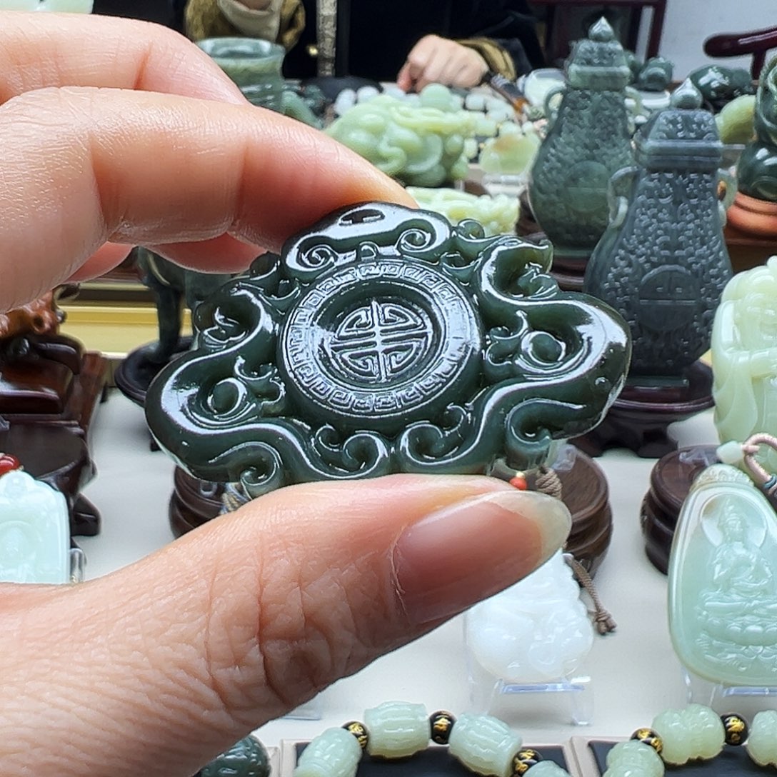 和田玉未镶嵌挂件