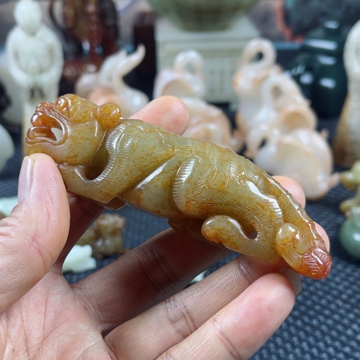 和田玉颈饰未镶嵌半**主