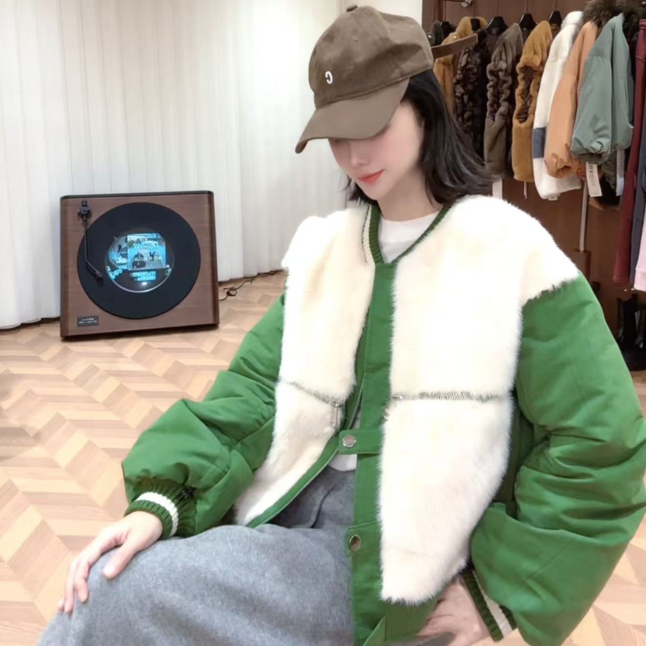 郭夫人 | 2025高端经典轻奢鹅绒拼貂女外套-251151