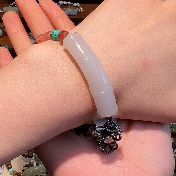 未镶嵌手链和田玉丰*