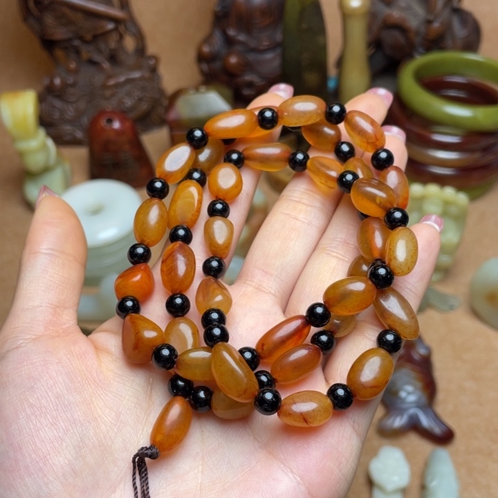 蛇纹石玉未镶嵌颈饰