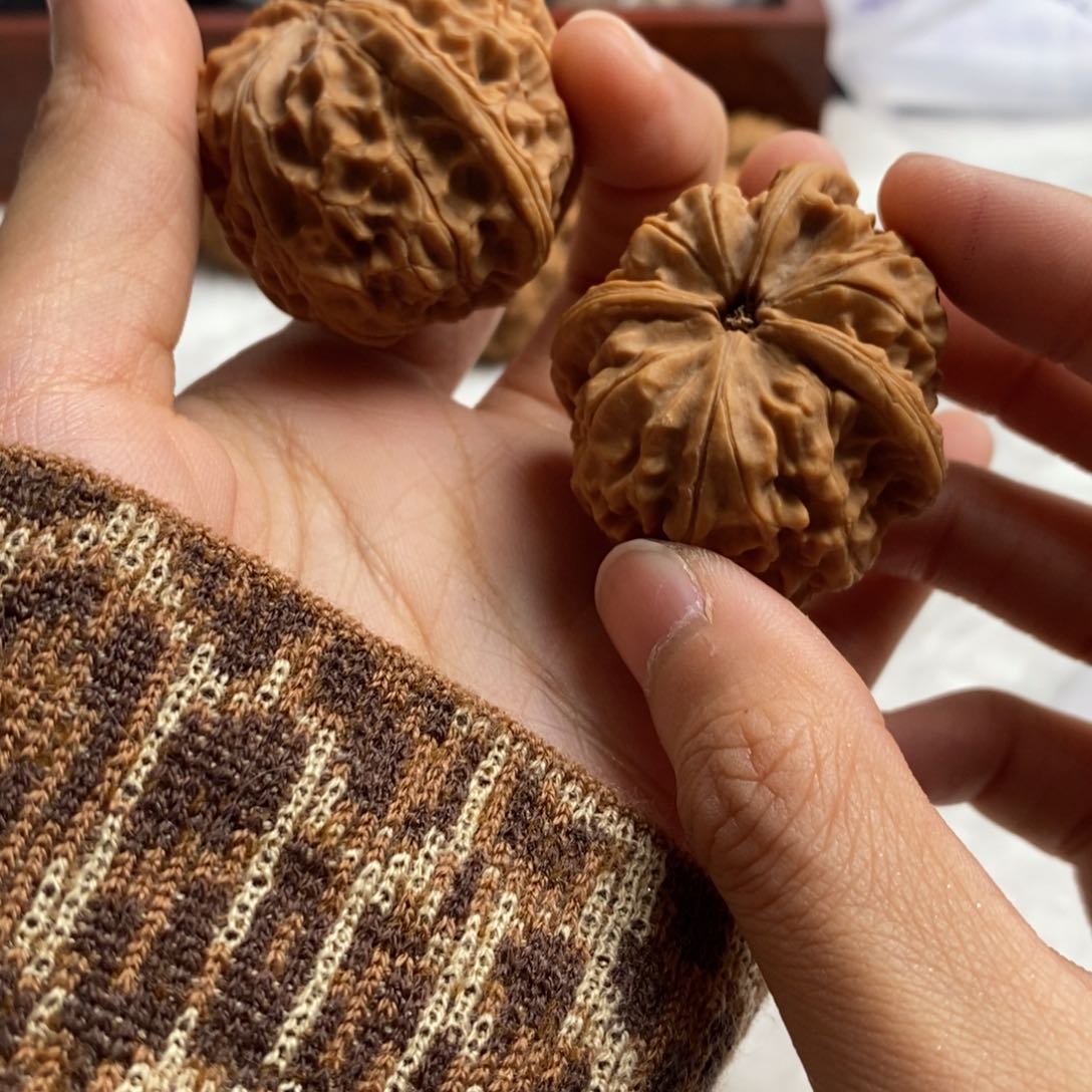 文玩核桃吊坠巴*鲁三棱