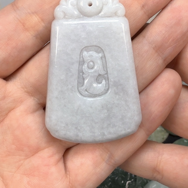 翡翠挂件未镶嵌翡翠