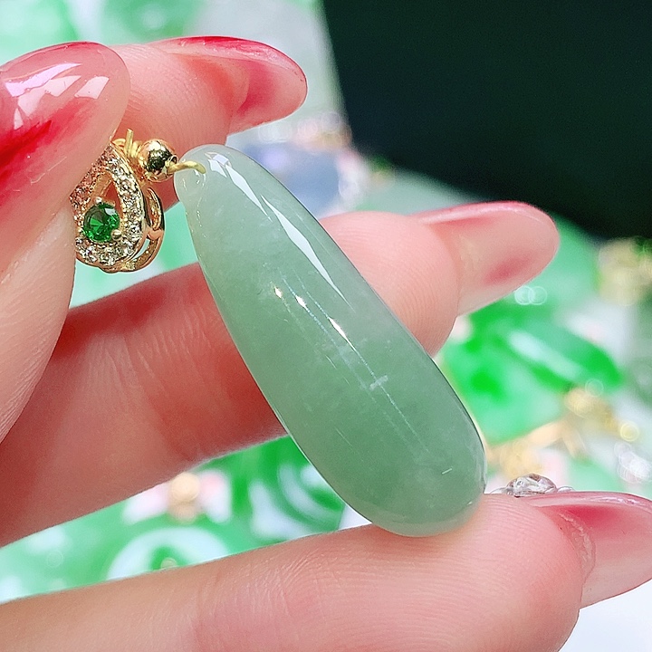 翡翠未镶嵌颈饰翡翠