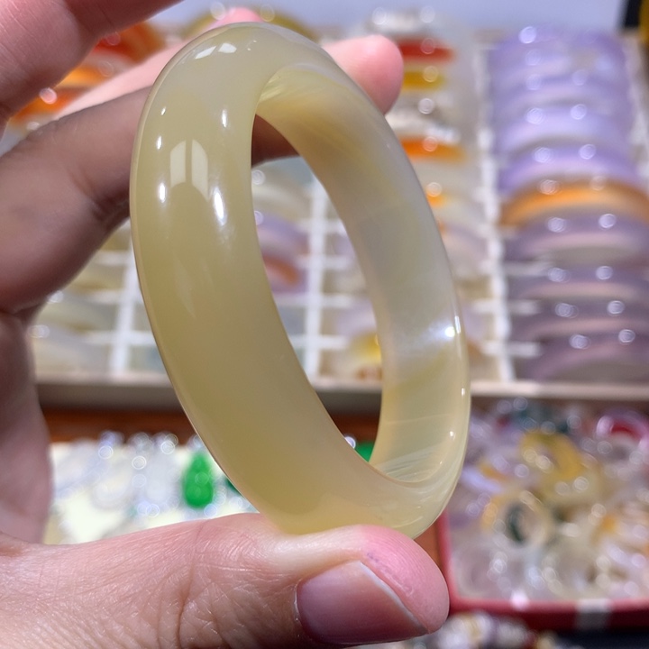 玛瑙/玉髓手镯未镶嵌