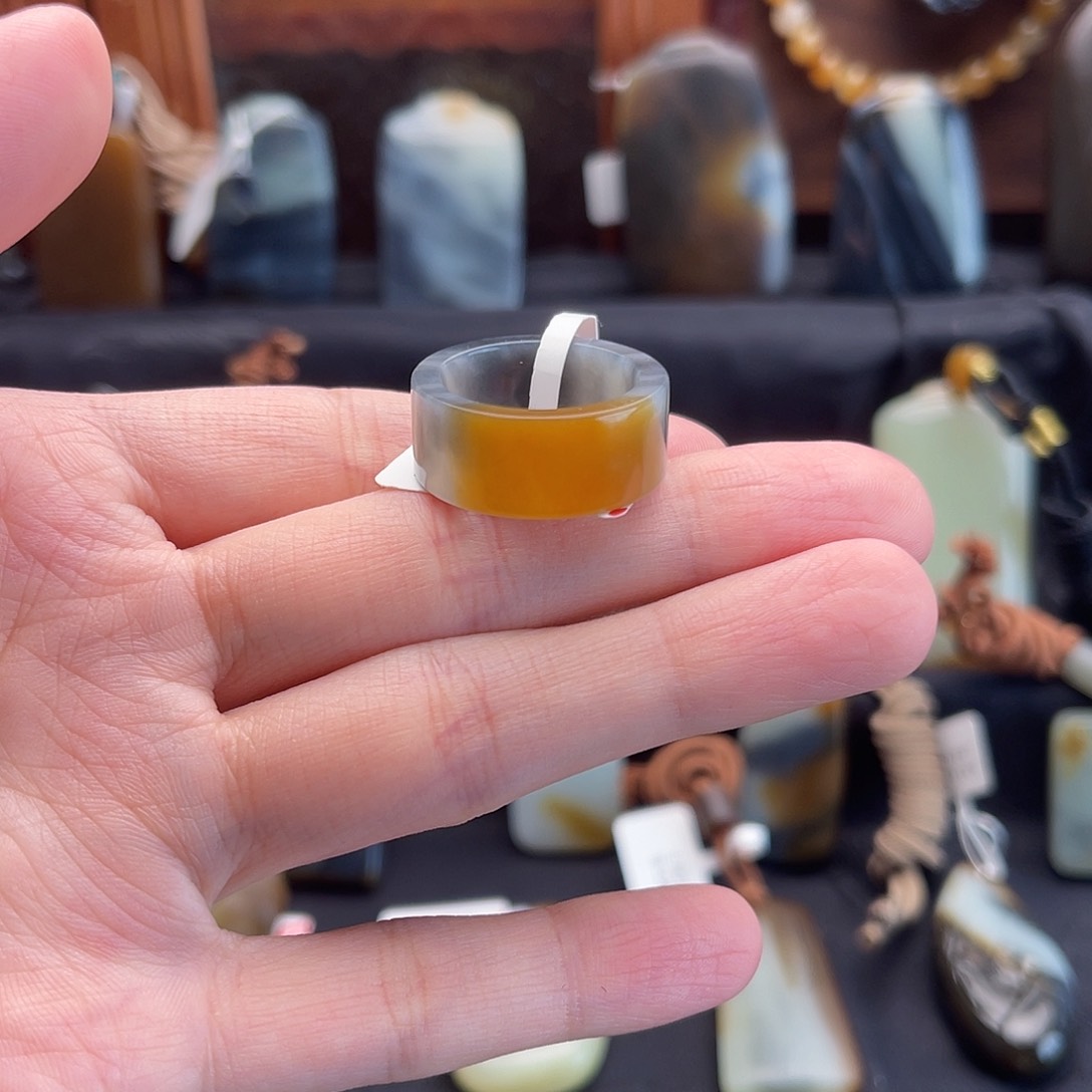 和田玉未镶嵌戒指