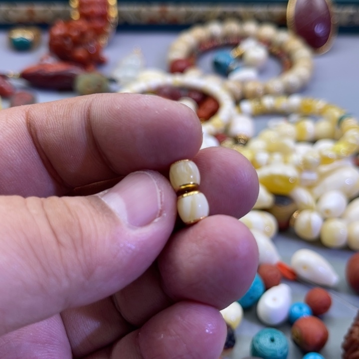 琥珀未镶嵌珠宝奇石45