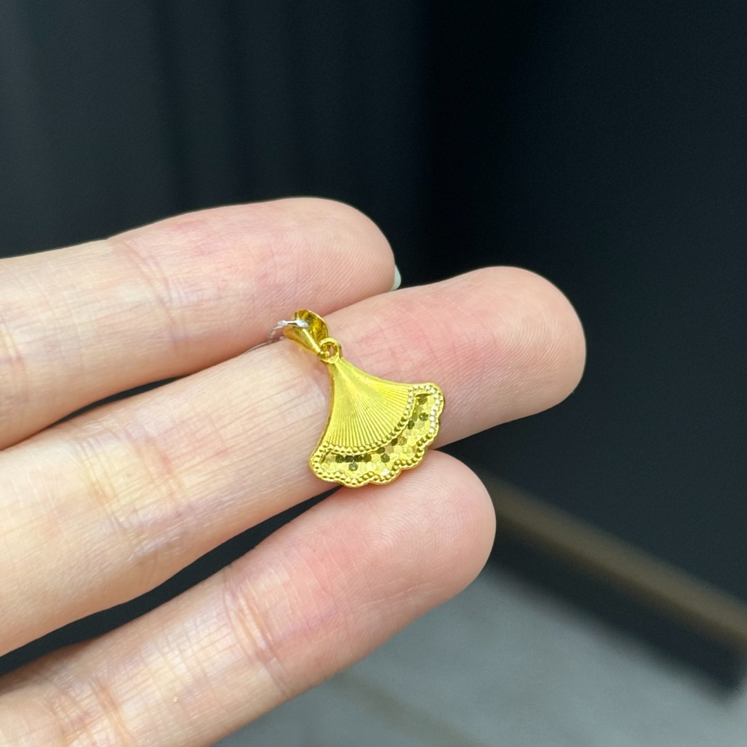 【双12福利77】波浪鱼鳞裙子吊坠 足金999