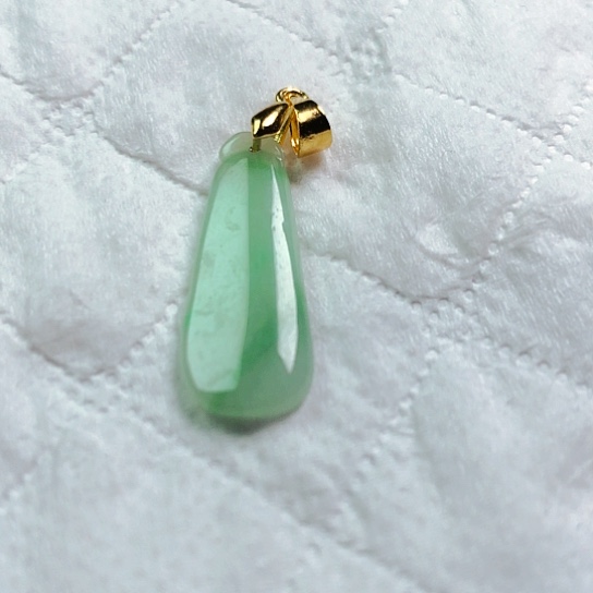 翡翠颈饰未镶嵌国*吊坠