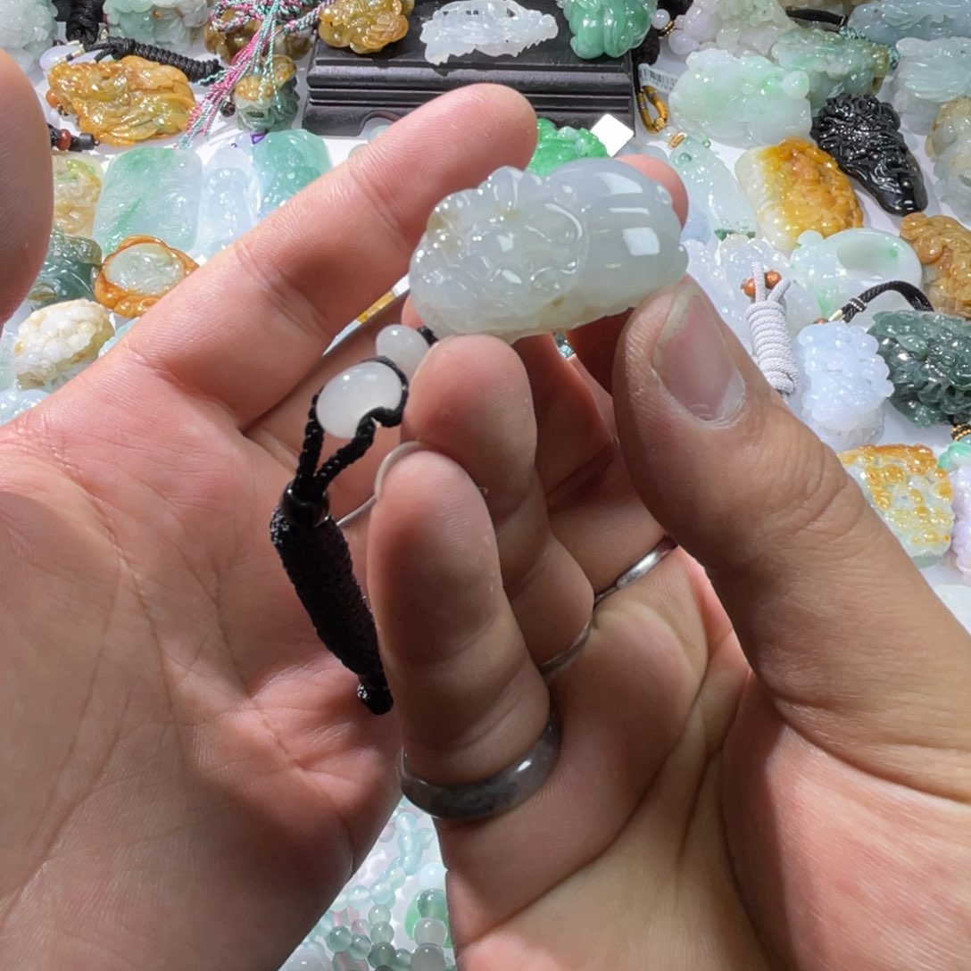 翡翠颈饰未镶嵌天然