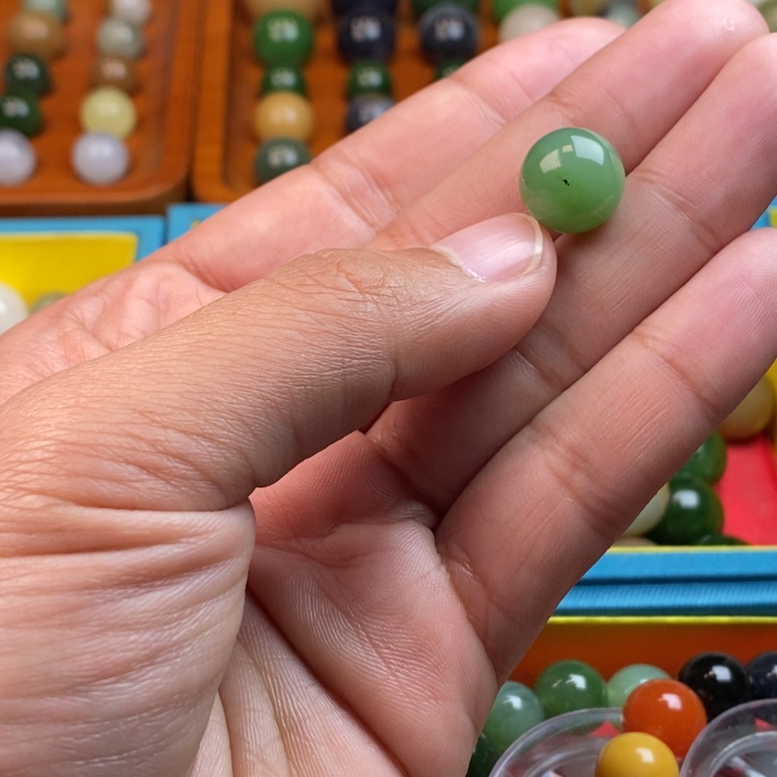 和田玉未镶嵌珠宝奇石卡12果阳绿y