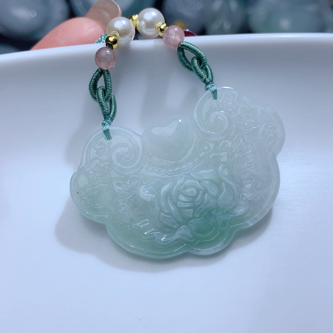 翡翠颈饰未镶嵌2975。