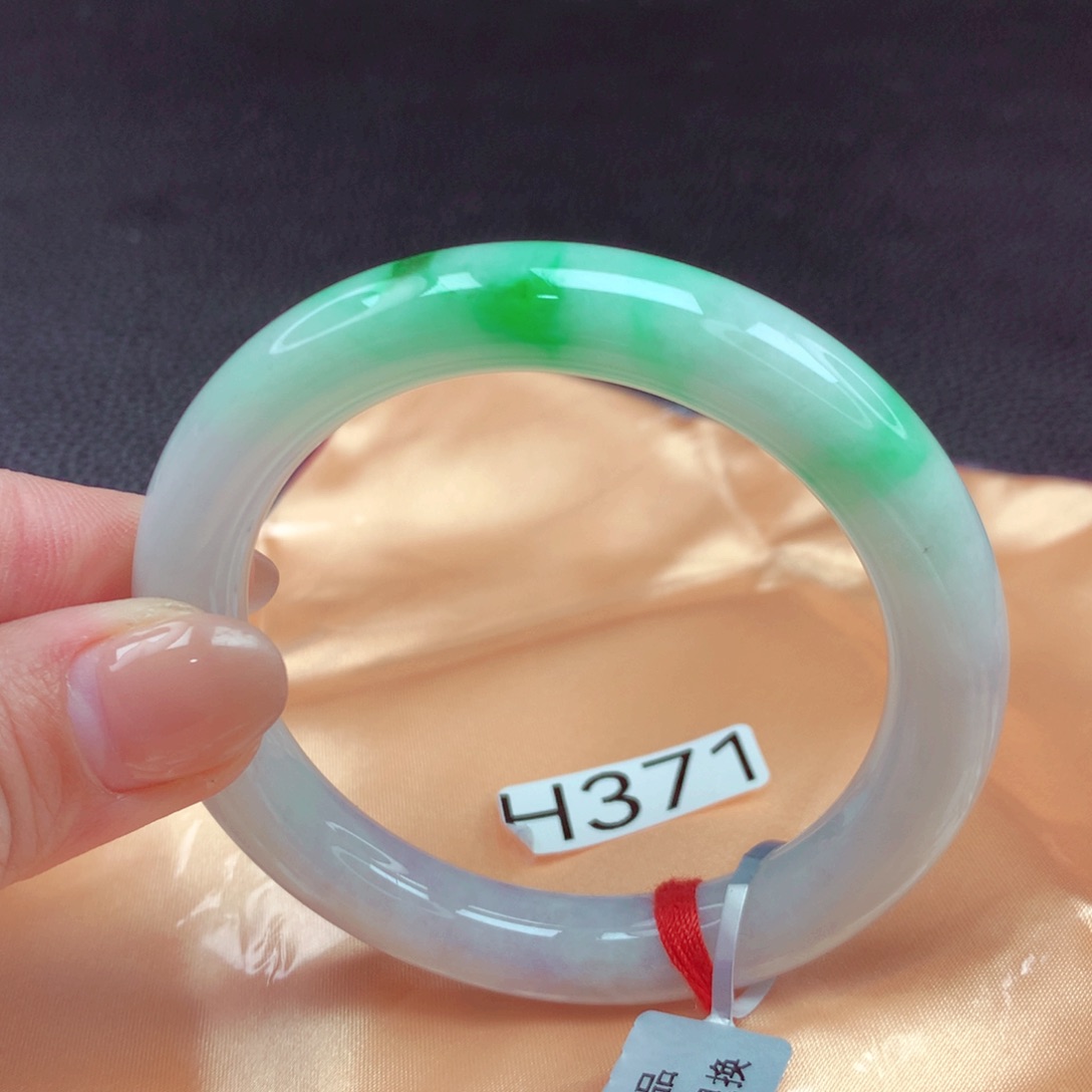 翡翠手镯未镶嵌手镯88