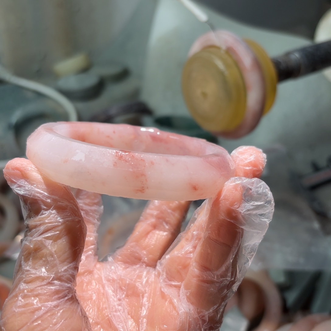 享***j石英质玉未镶嵌手镯