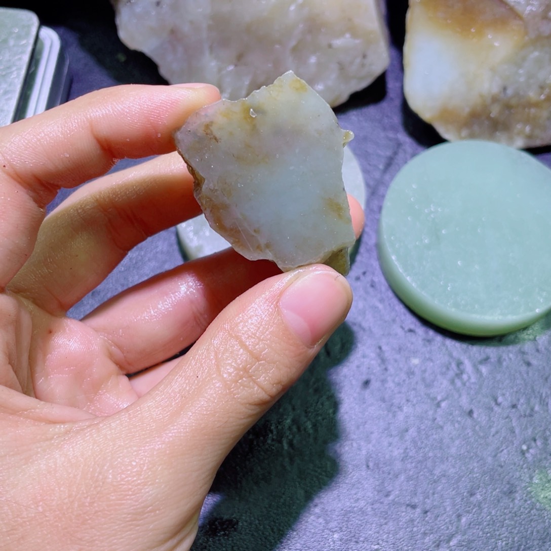 和田玉未镶嵌珠宝半成品