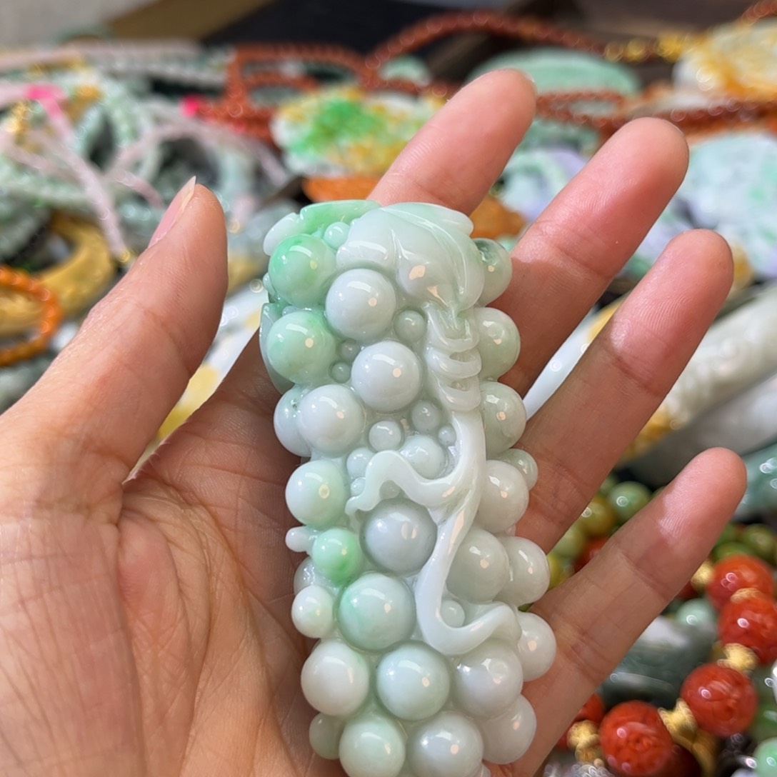 翡翠颈饰未镶嵌待编款